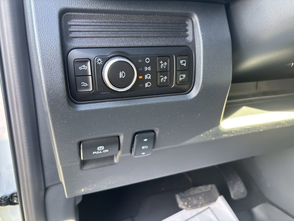 New 2026 Ford F250 Platinum w/ Tremor Off-Road Package image 13