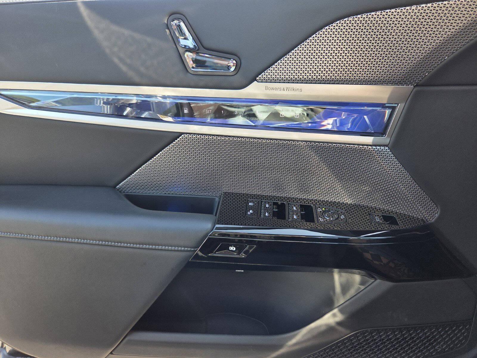 New 2025 BMW 750e xDrive AWD/4WD image 21