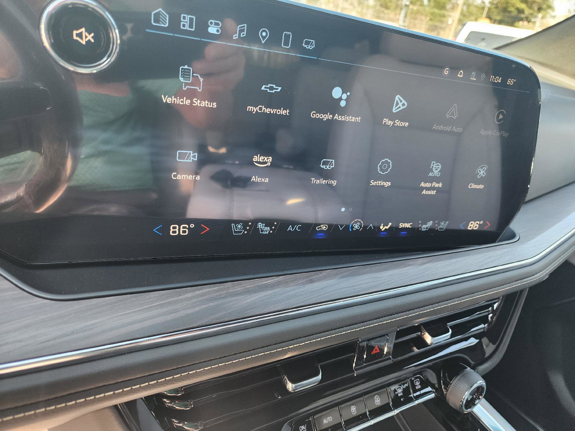 New 2025 Chevrolet Suburban Premier image 18