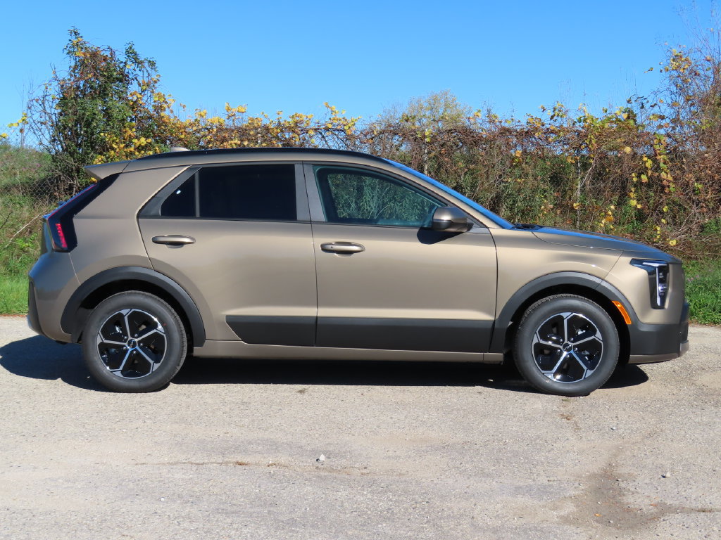 New 2027 Kia Niro EX FWD image 2