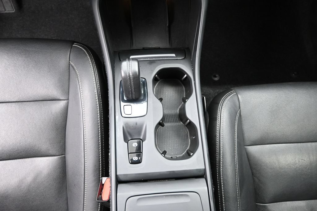 Used 2019 Volvo XC40 T5 Momentum AWD/4WD image 17