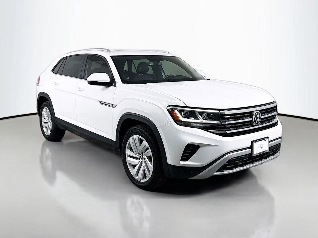 Used 2023 Volkswagen Atlas Cross Sport SE w/ Panoramic Sunroof Package image 3