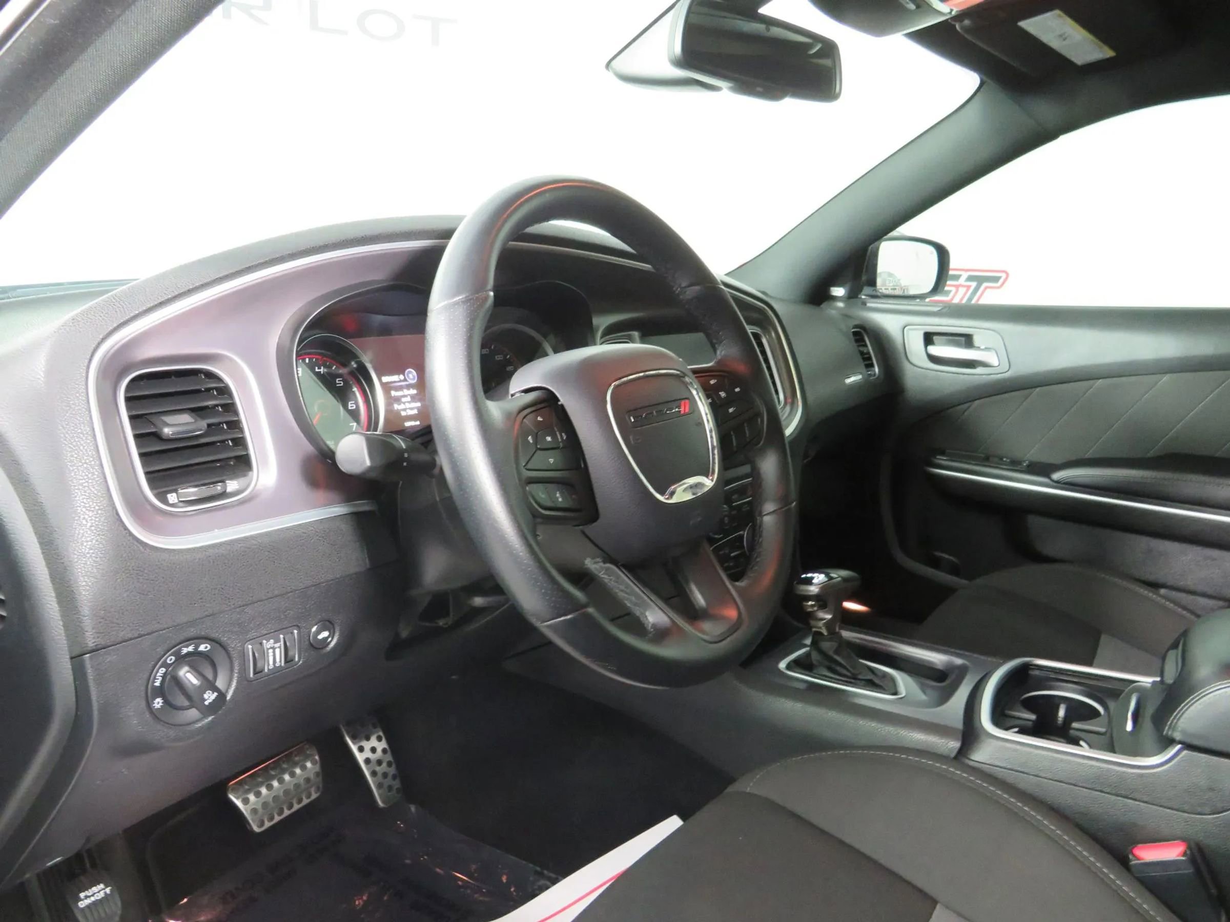 Used 2020 Dodge Charger R/T image 10