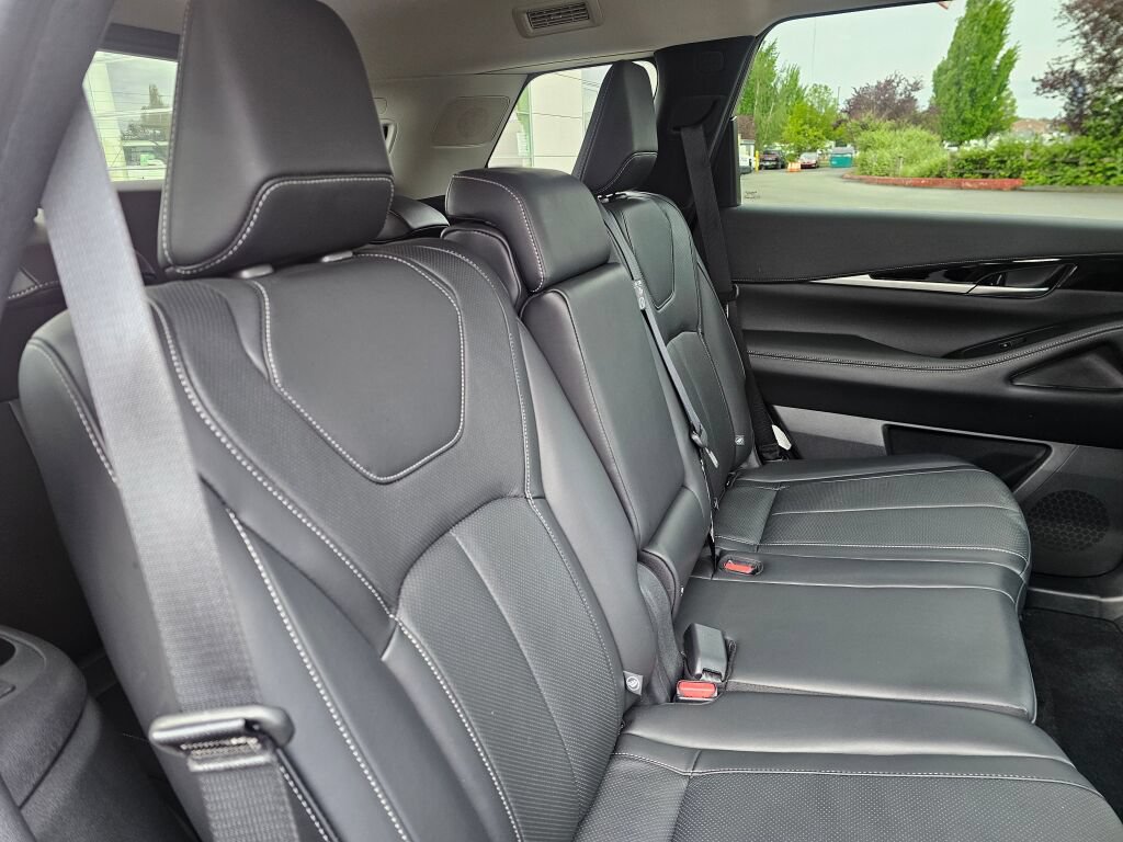 Used 2025 INFINITI QX60 Pure AWD/4WD image 16