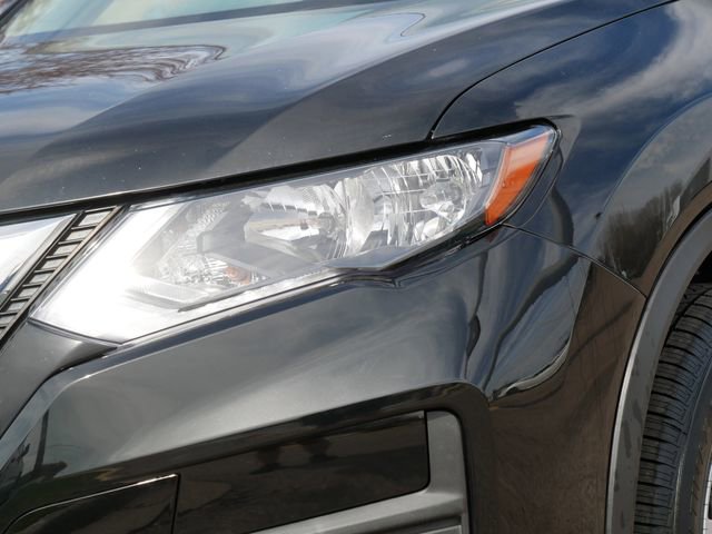 Used 2017 Nissan Rogue SV image 10