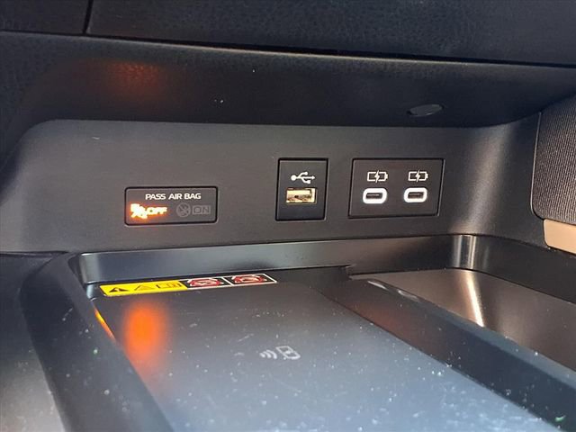 Used 2025 Toyota Camry LE FWD image 7