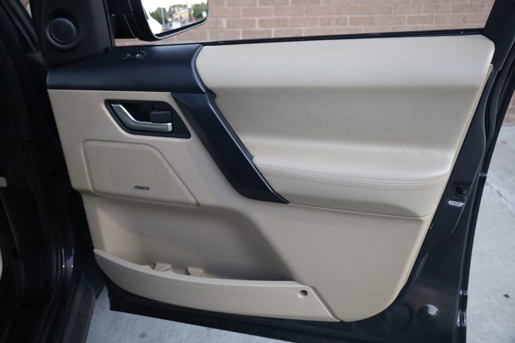 Used 2012 Land Rover LR2 HSE image 25