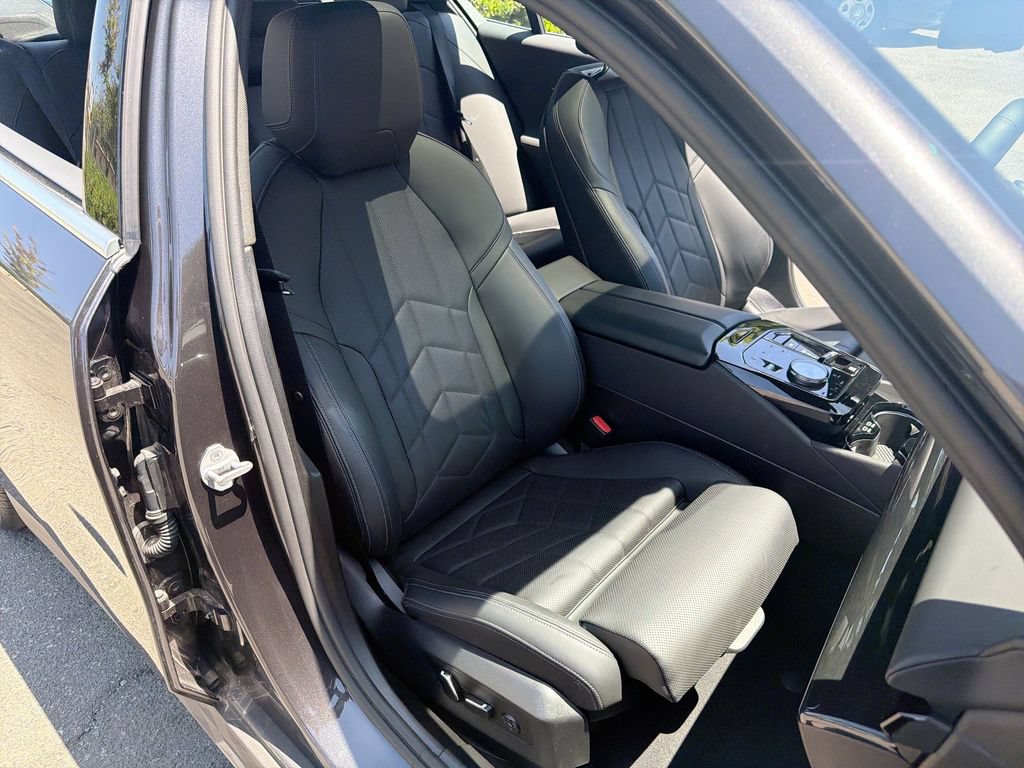 Used 2026 BMW 530i RWD image 26