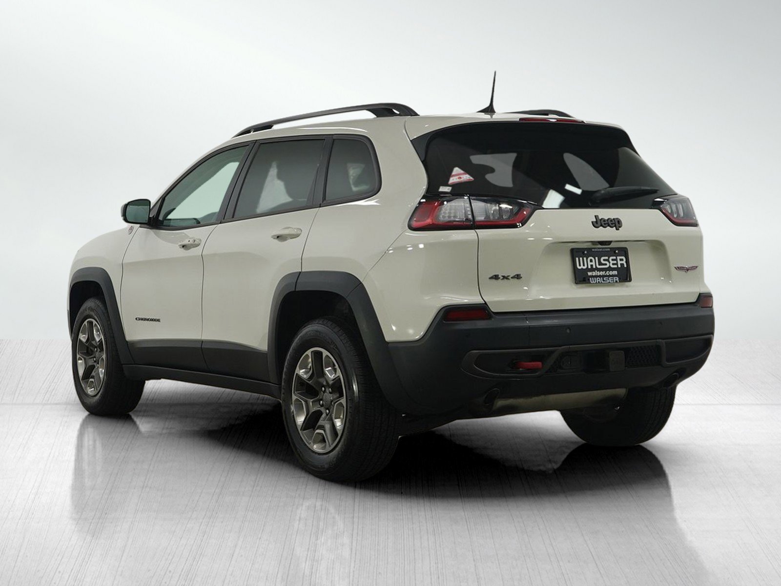 Used 2019 Jeep Cherokee Trailhawk w/ Cold Weather Group image 3
