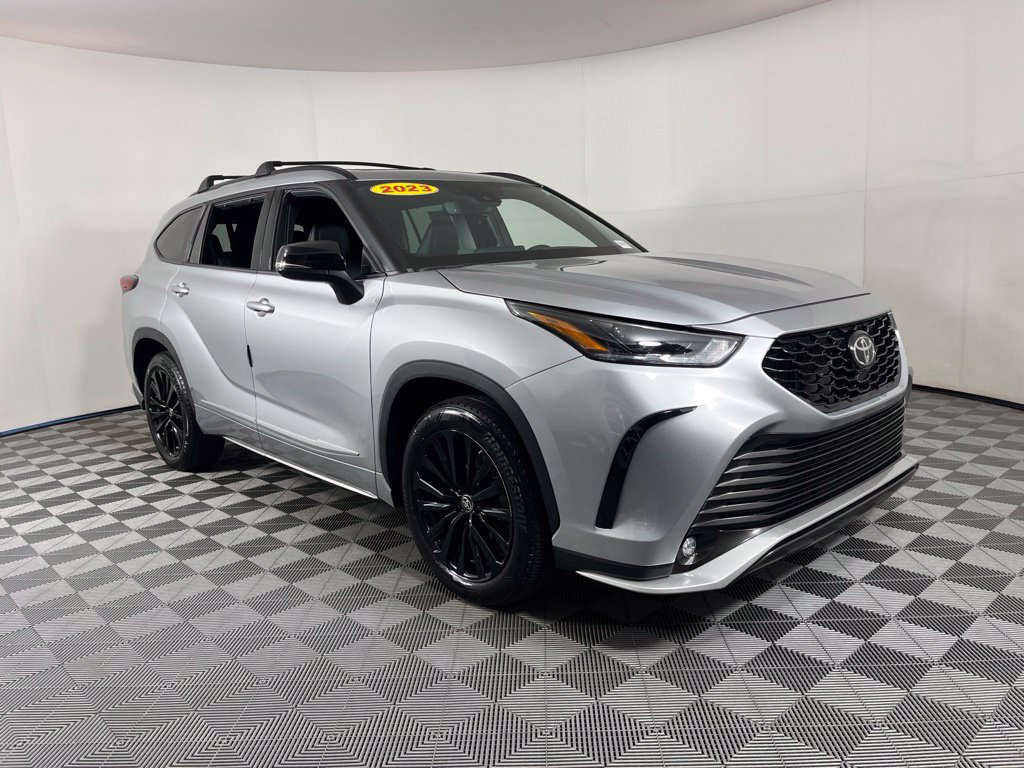 Used 2023 Toyota Highlander XSE FWD image 19