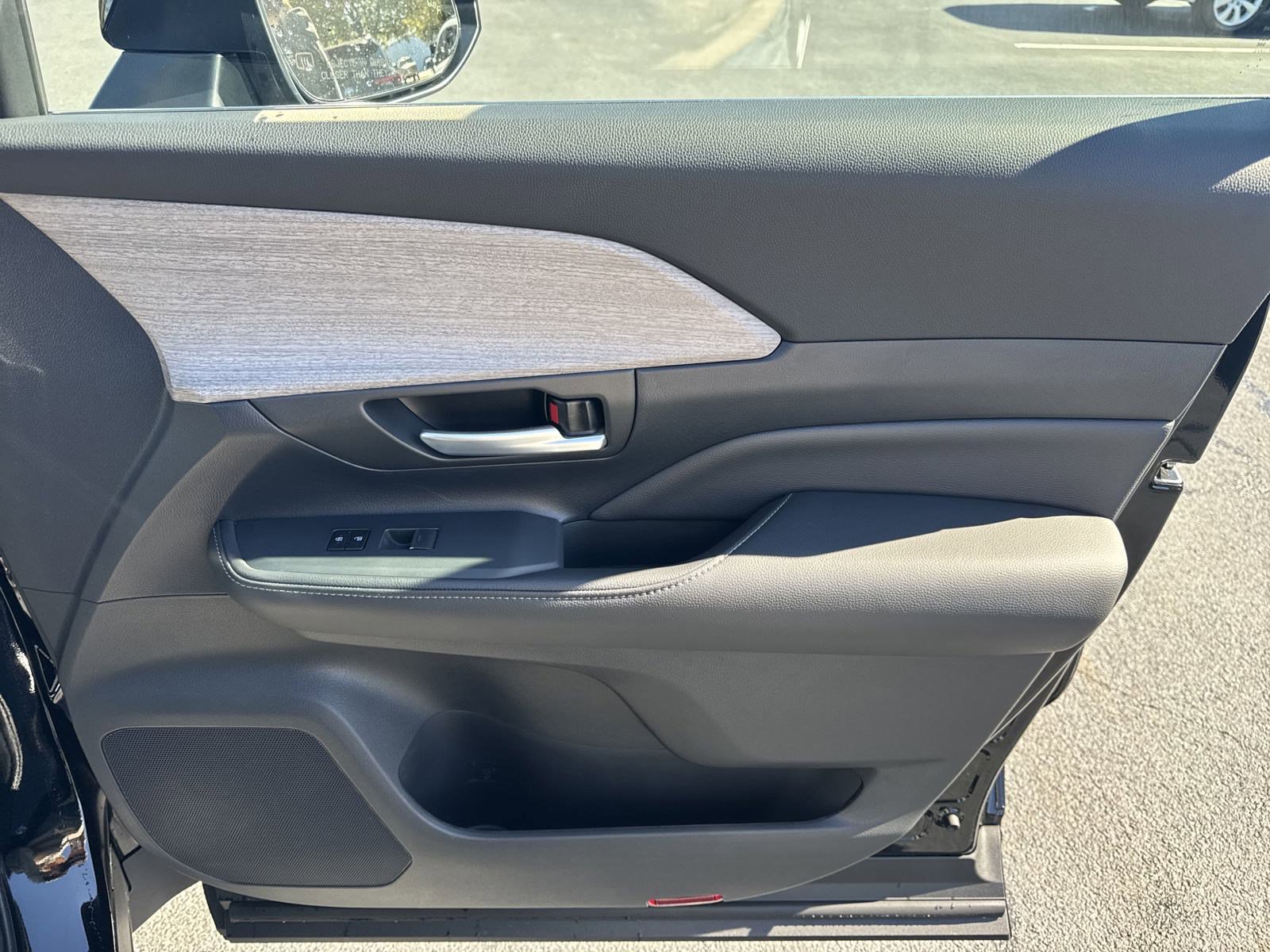 New 2025 Toyota Grand Highlander AWD Hybrid image 40