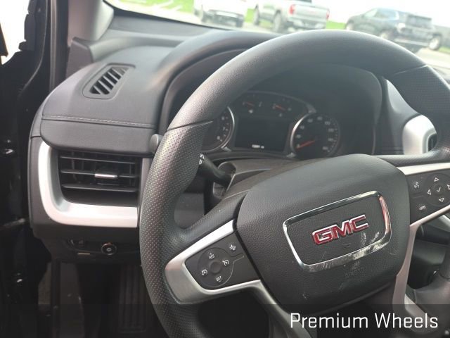 Used 2024 GMC Terrain SLE w/ Driver Convenience Package image 11