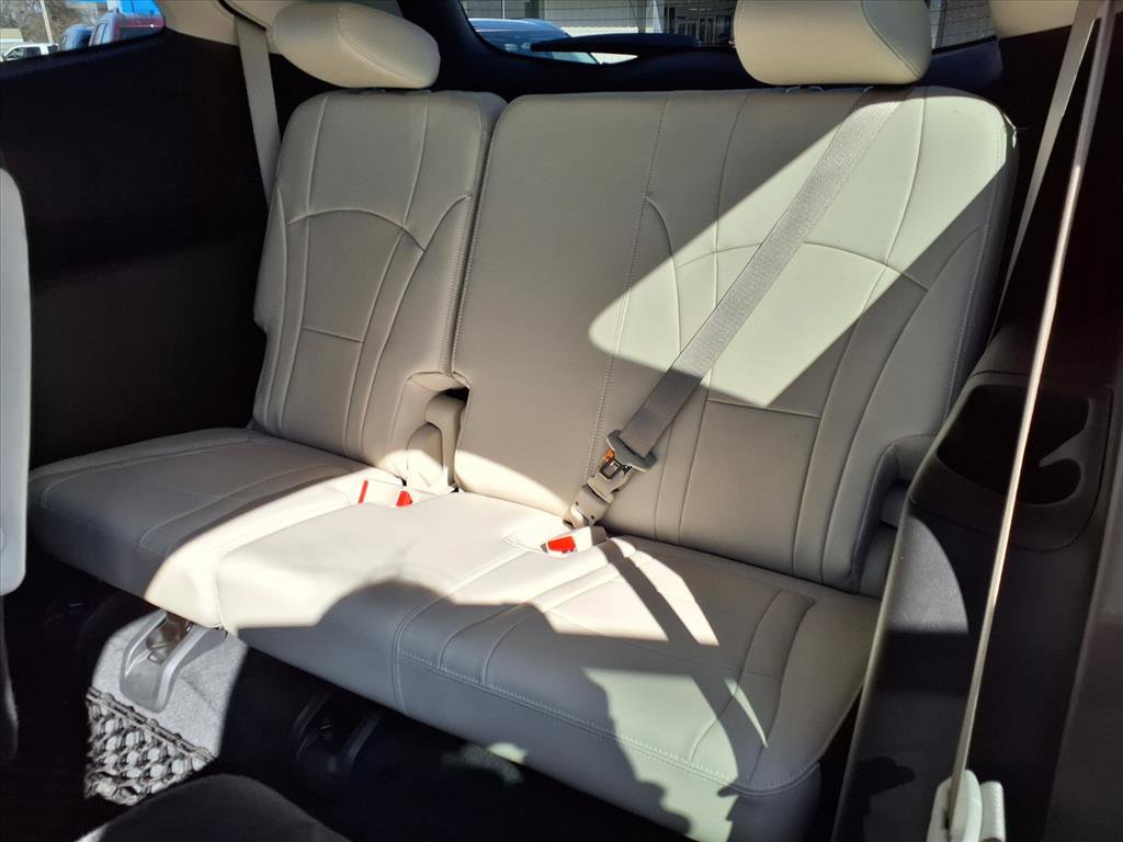 Used 2023 Buick Enclave Essence FWD image 17