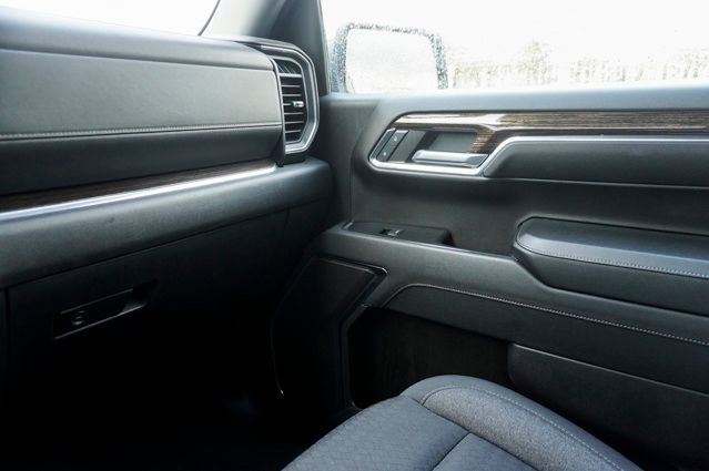 Used 2024 GMC Sierra 1500 SLE image 25