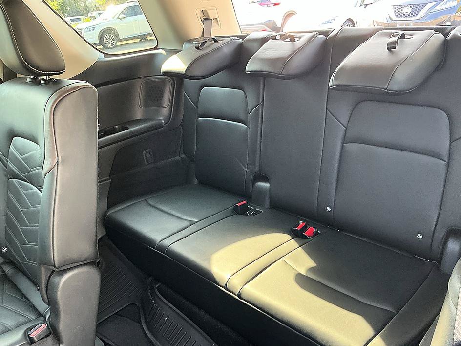 Certified 2025 Nissan Pathfinder Platinum w/ Cargo Package FWD image 28