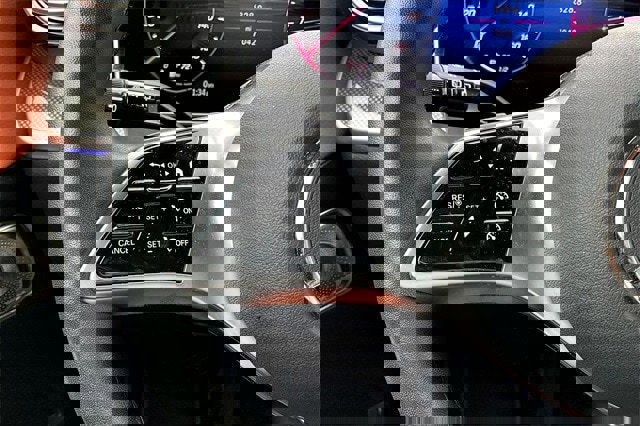 Certified 2025 Mercedes-Benz GLC 300 4MATIC image 14