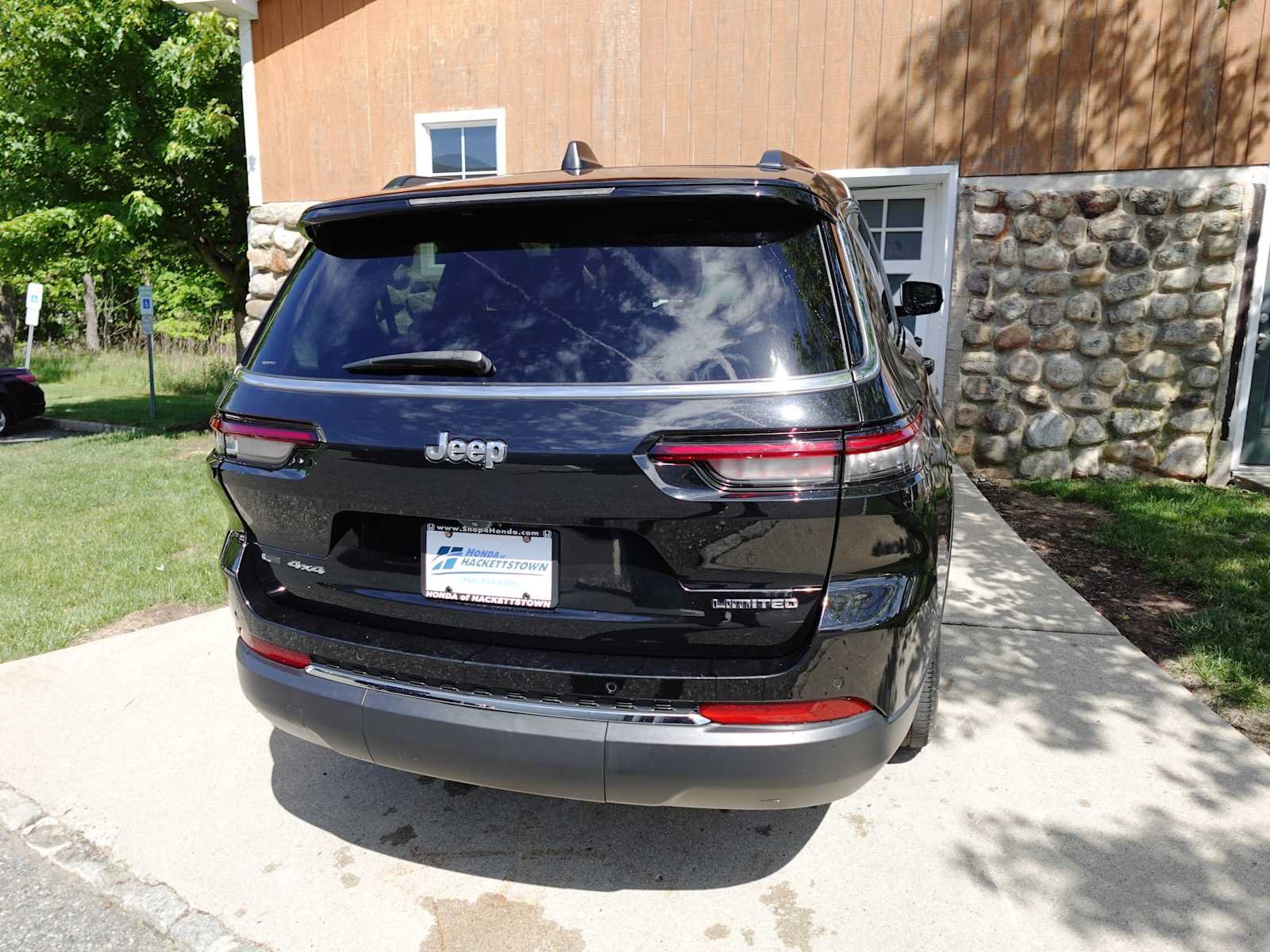 Used 2022 Jeep Grand Cherokee L Limited AWD/4WD image 7