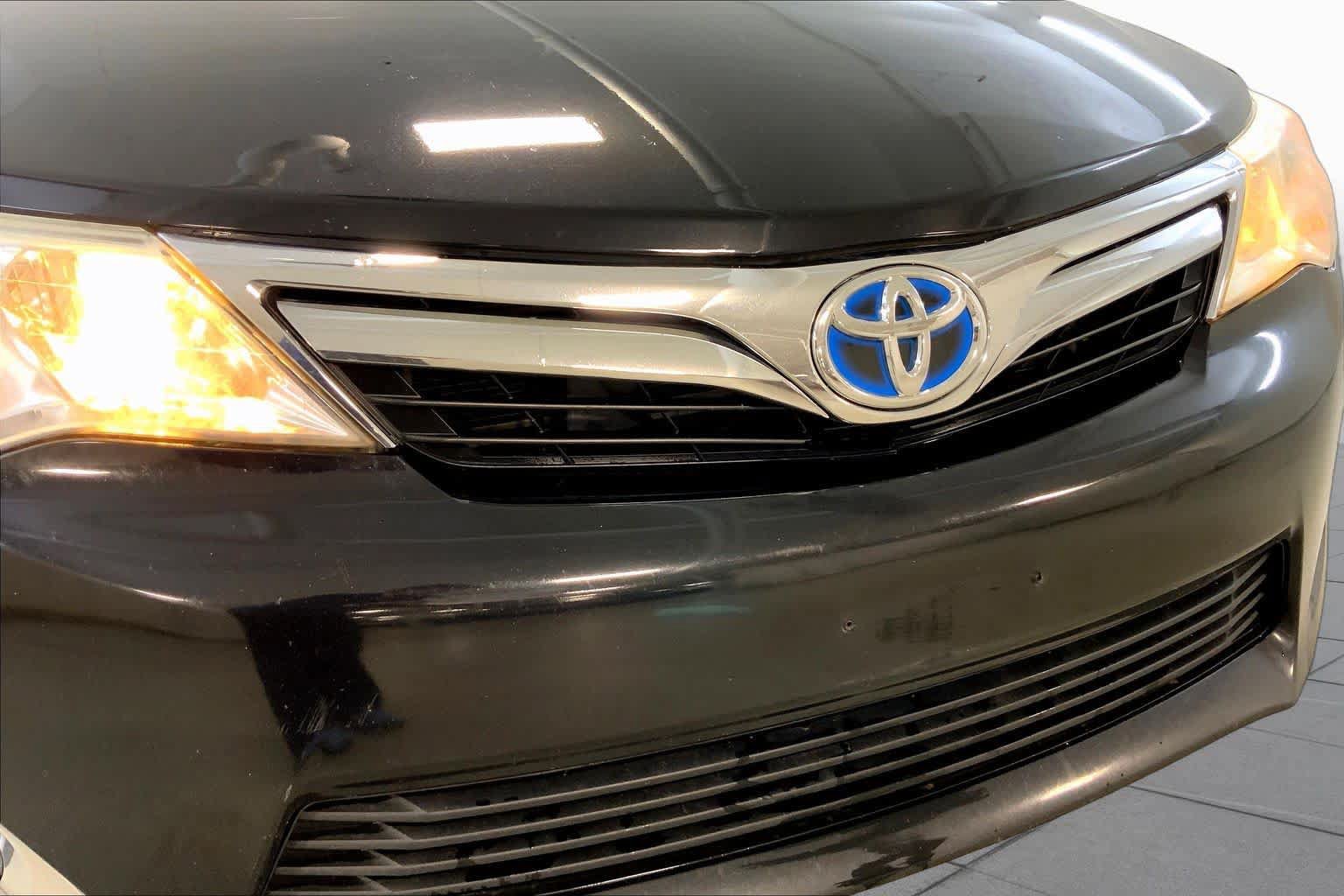 Used 2012 Toyota Camry XLE w/ Leather Pkg FWD image 32