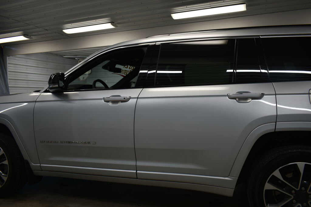 Used 2021 Jeep Grand Cherokee L Overland w/ Luxury Tech Group IV image 23