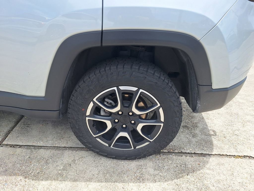 Used 2024 Jeep Compass Trailhawk AWD/4WD image 28