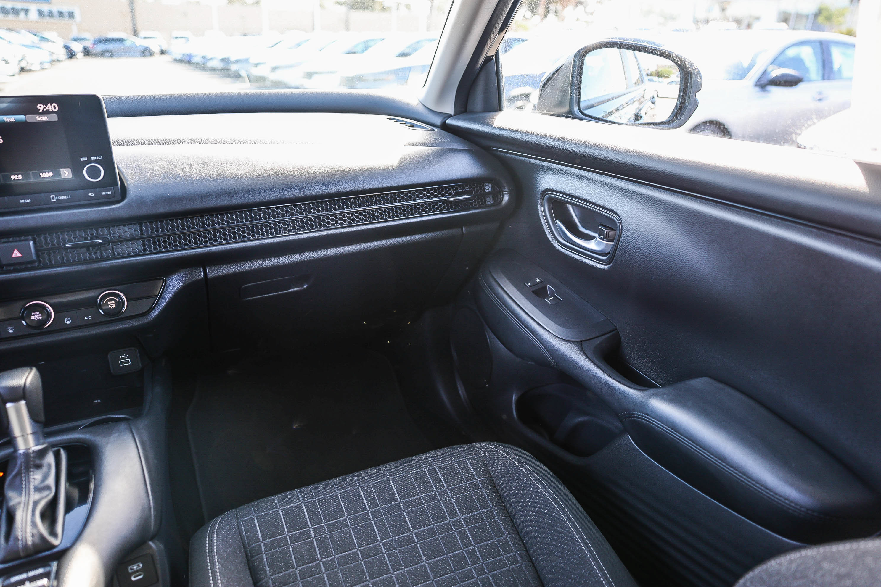 Certified 2025 Honda HR-V LX image 6