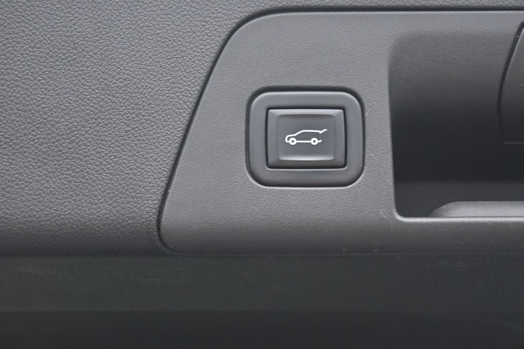 Used 2021 Buick Envision Essence AWD/4WD image 25
