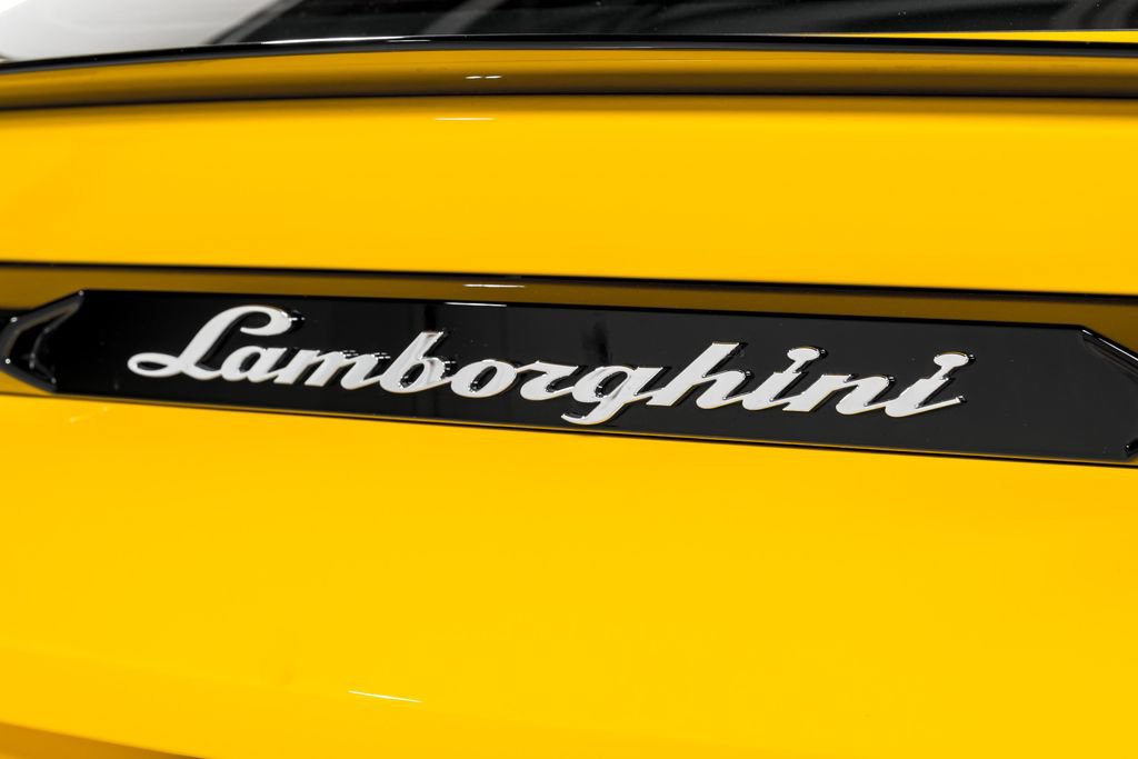 Used 2022 Lamborghini Urus AWD/4WD image 58
