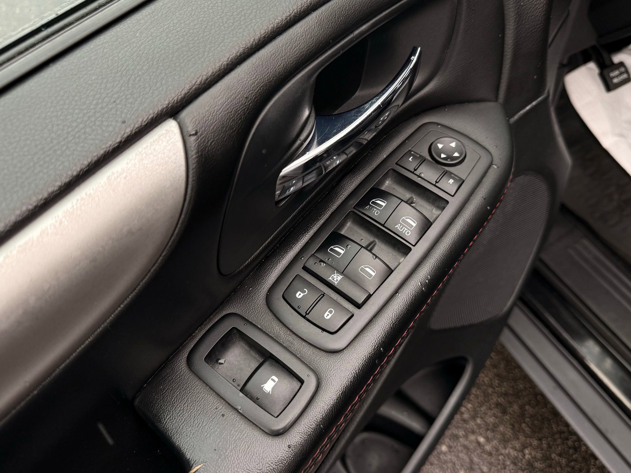 Used 2018 Dodge Grand Caravan GT image 33