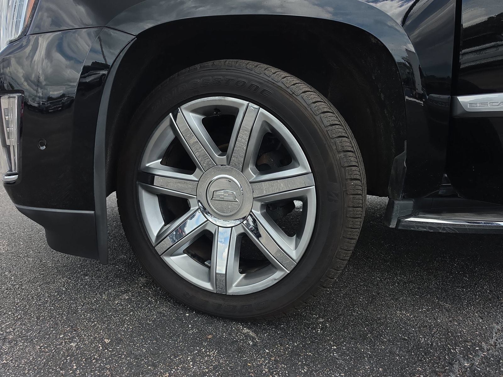 Used 2020 Cadillac Escalade Premium Luxury AWD/4WD image 29