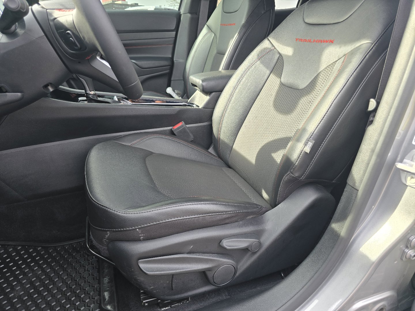 Used 2023 Jeep Compass Trailhawk image 33