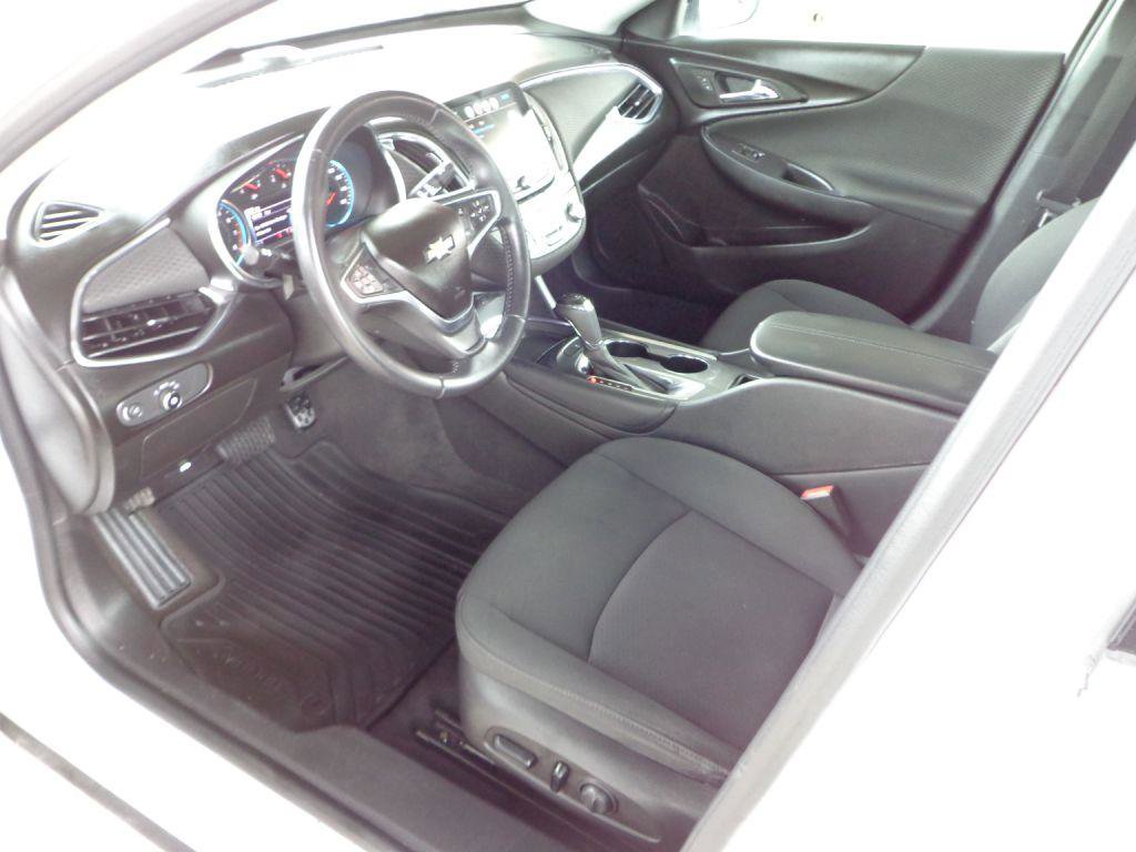 Used 2018 Chevrolet Malibu LT w/ Redline Edition FWD image 12