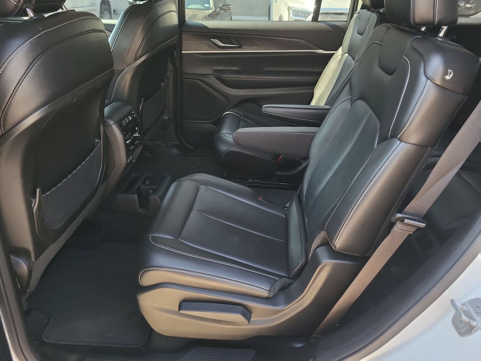 Used 2023 Jeep Grand Cherokee L Limited RWD image 24