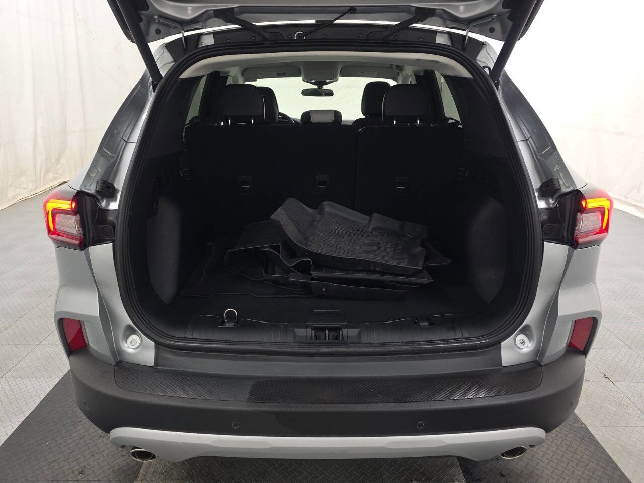 Used 2023 Ford Escape SE image 15