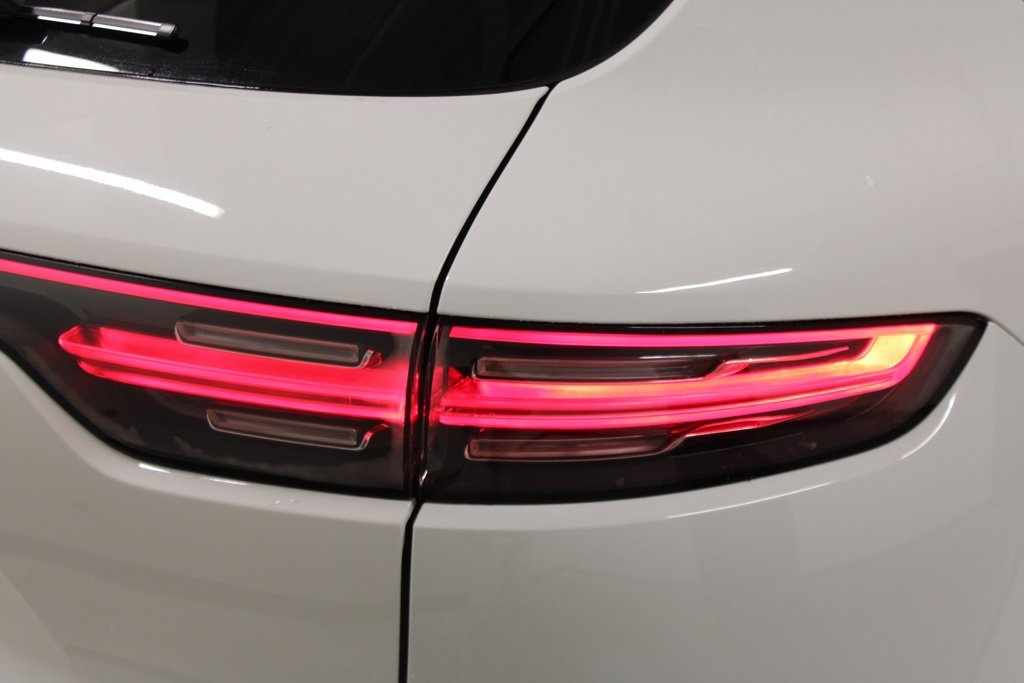 Certified 2020 Porsche Cayenne image 20