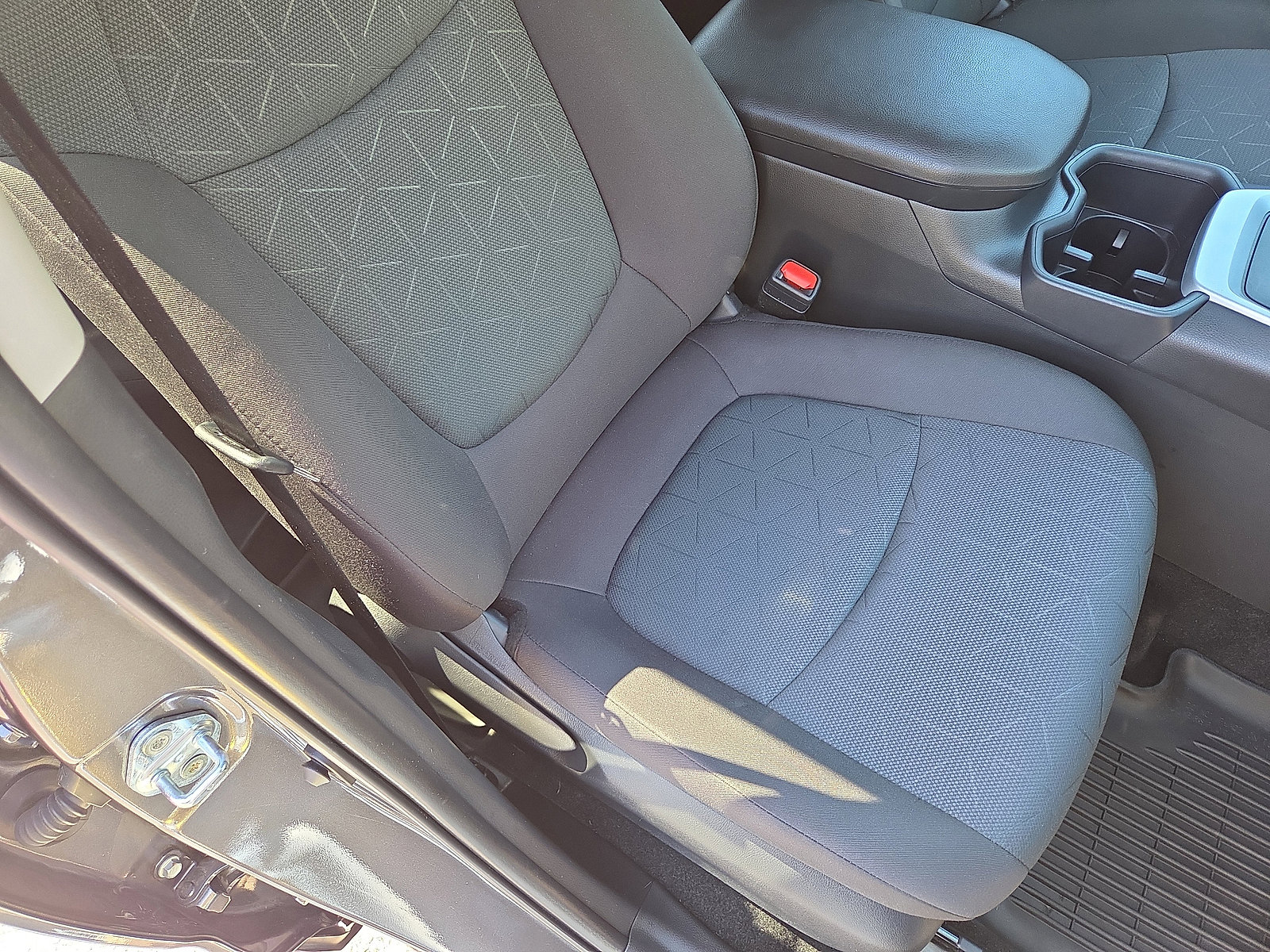 Used 2025 Toyota RAV4 XLE w/ Convenience Package image 16