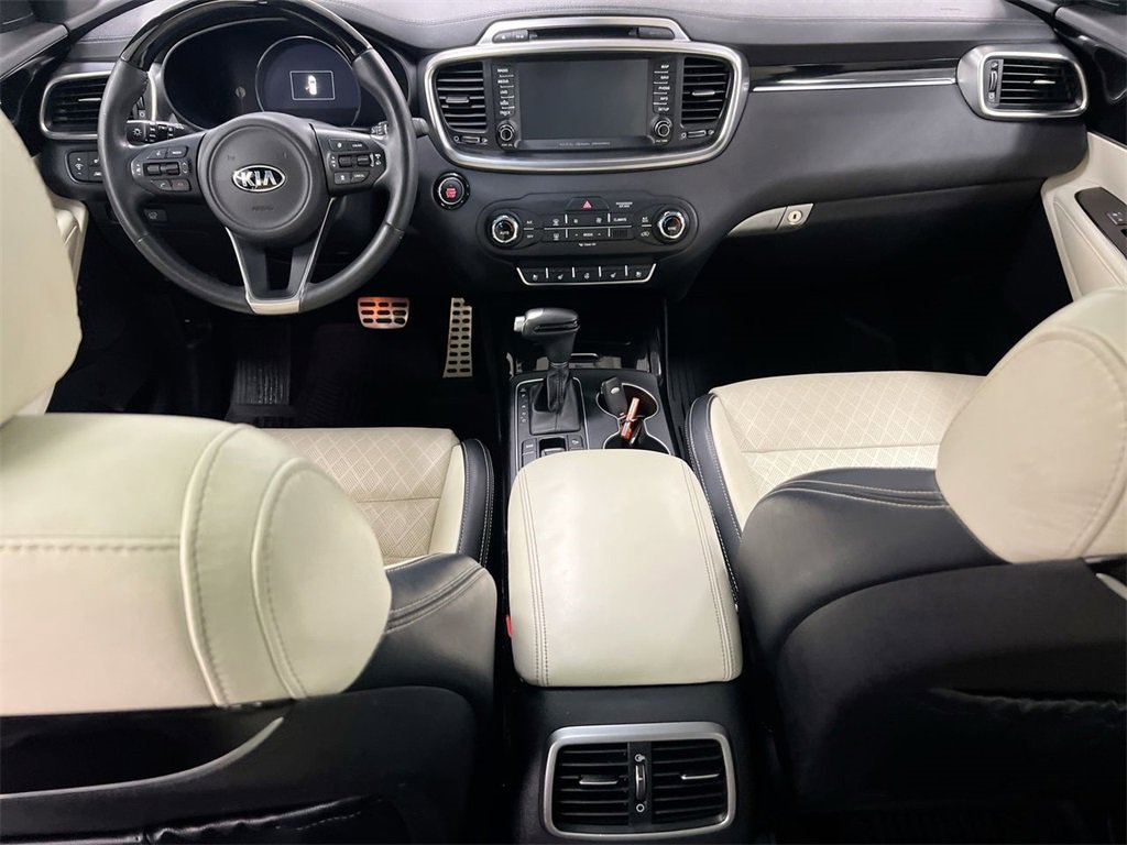 Used 2018 Kia Sorento SX image 10