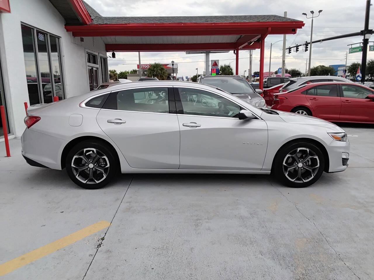 Used 2022 Chevrolet Malibu LT FWD image 4