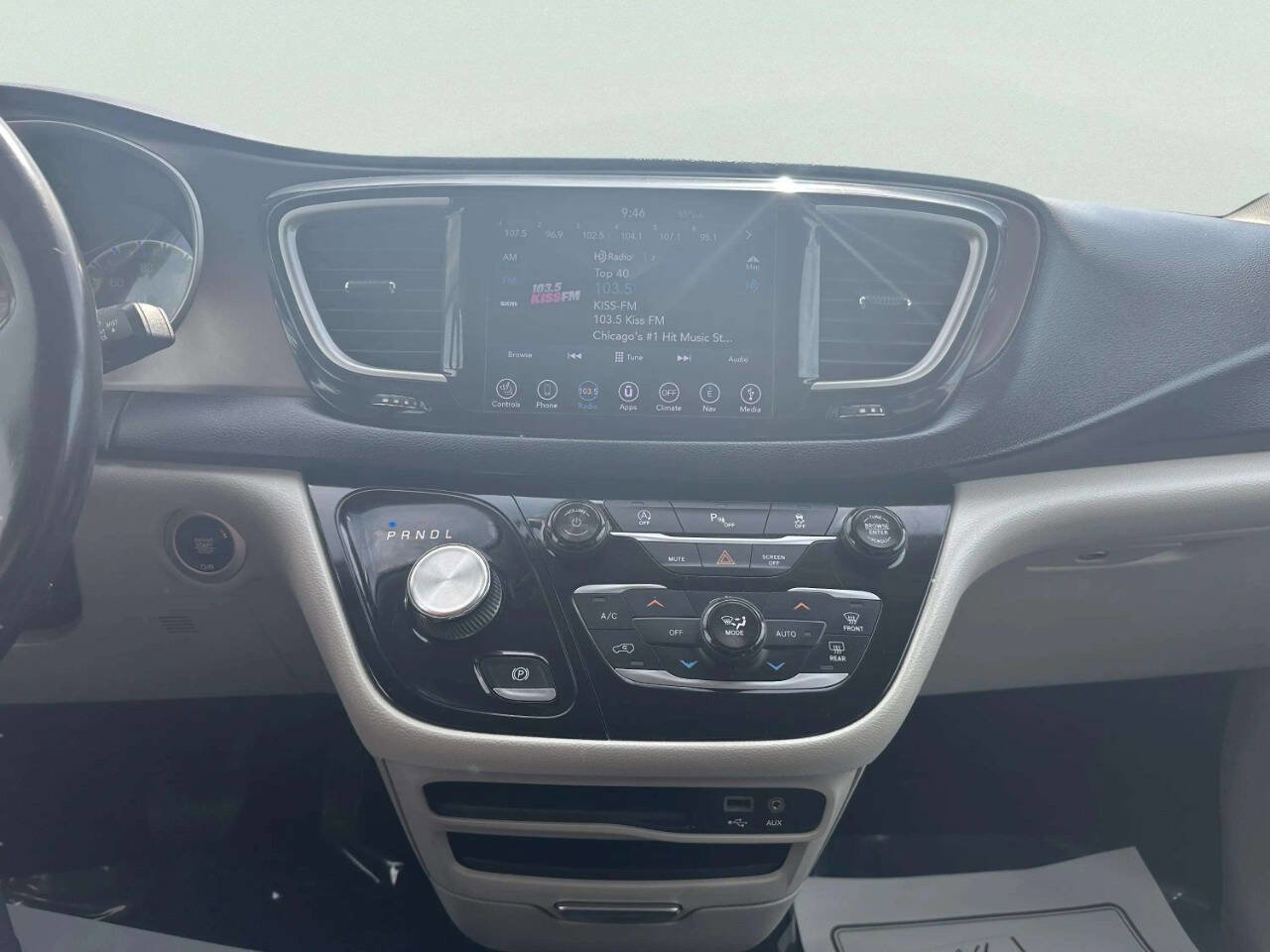 Used 2018 Chrysler Pacifica Touring-L FWD image 28