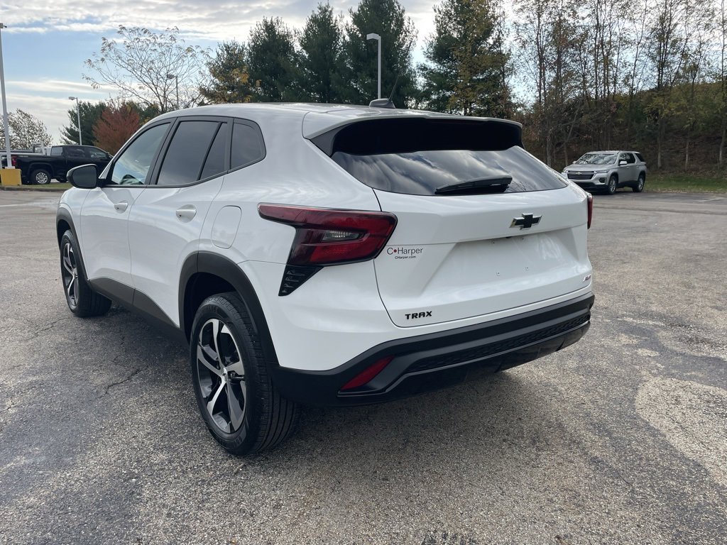 Used 2024 Chevrolet Trax RS w/ Driver Confidence Package image 5