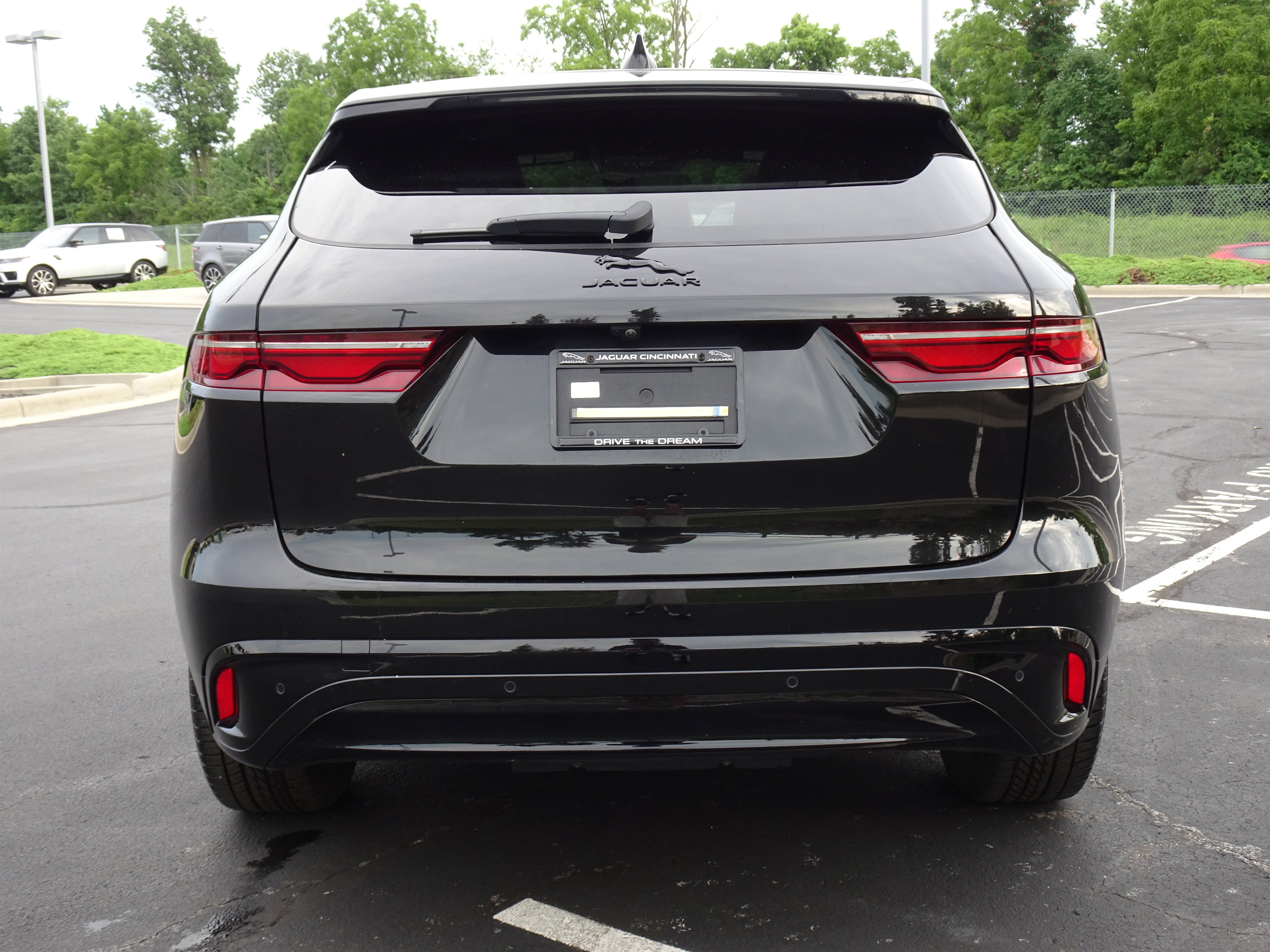 New 2025 Jaguar F-PACE R-Dynamic S AWD/4WD image 9