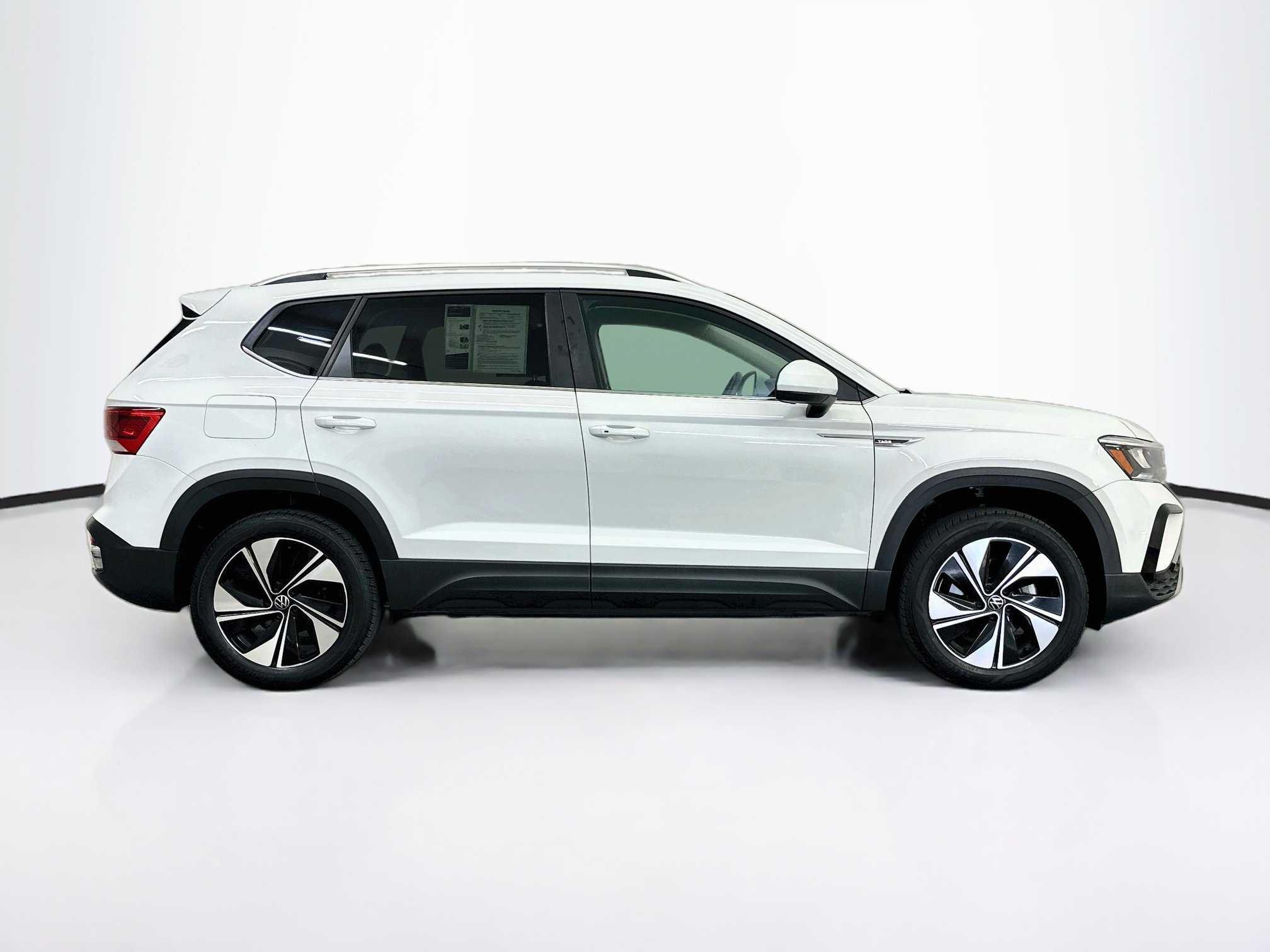 Used 2024 Volkswagen Taos SE AWD/4WD image 10