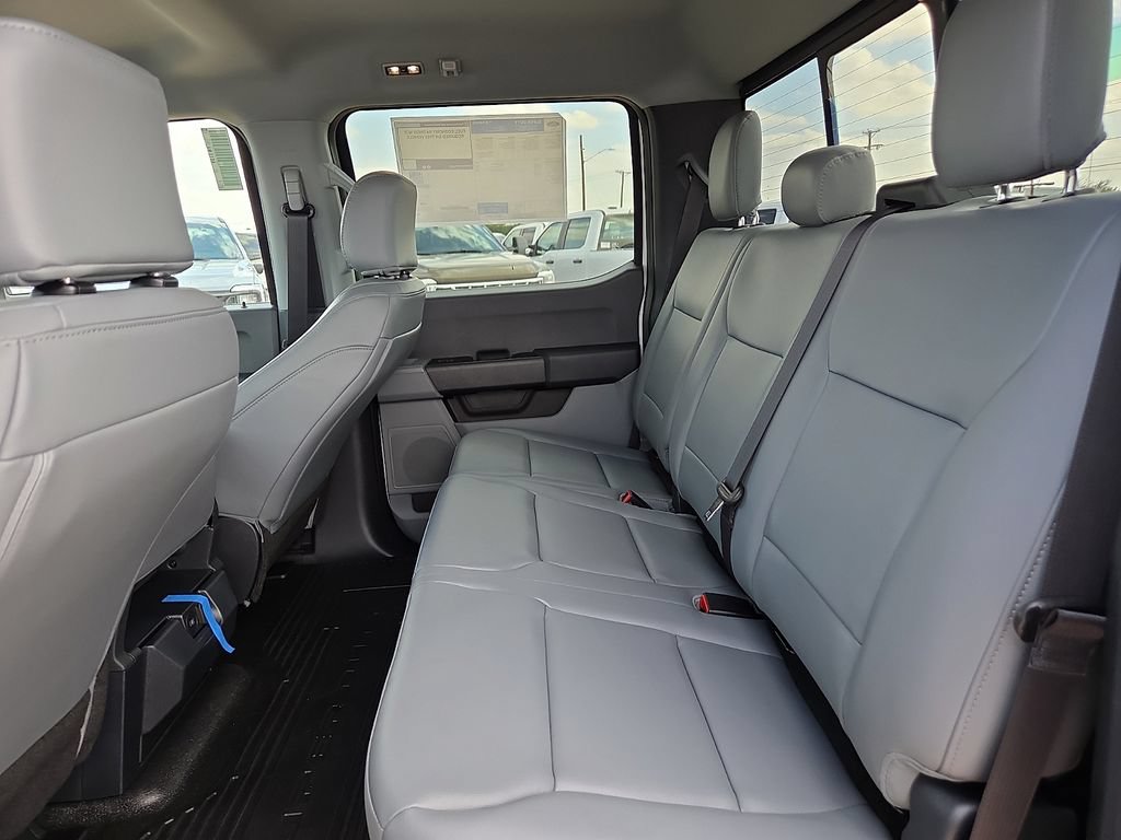 New 2026 Ford F350 XL w/ XL Chrome Package AWD/4WD image 18