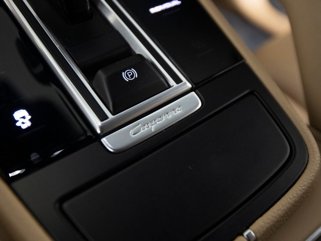 Certified 2020 Porsche Cayenne AWD/4WD image 29