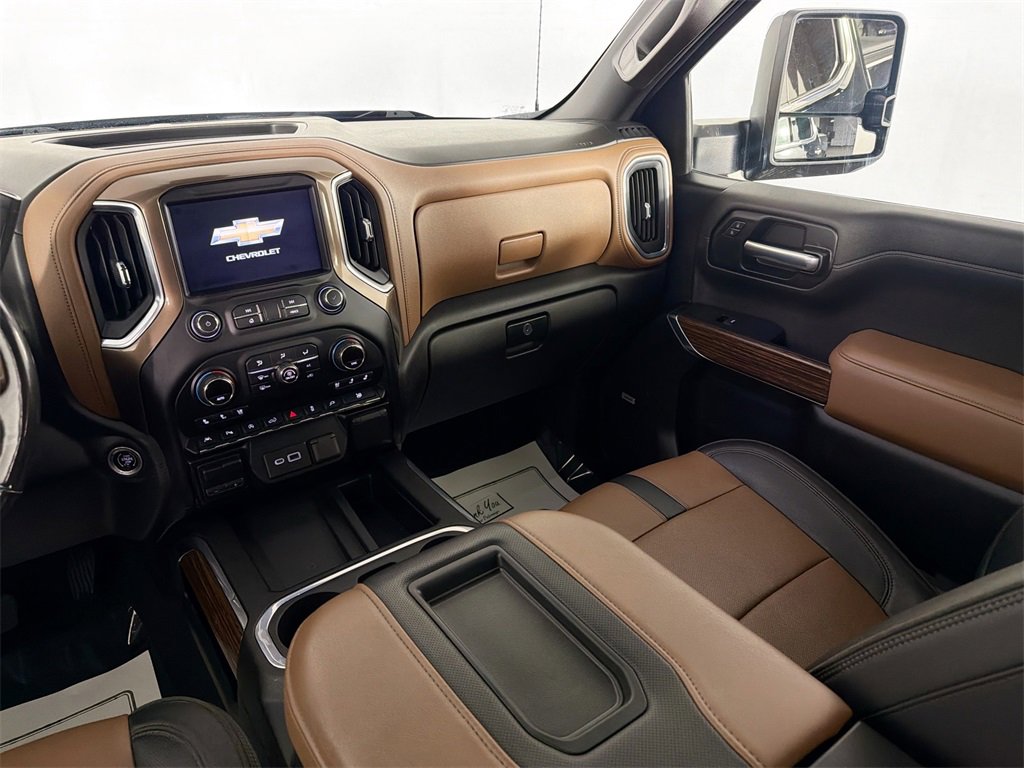 Used 2021 Chevrolet Silverado 1500 High Country w/ Technology Package image 22