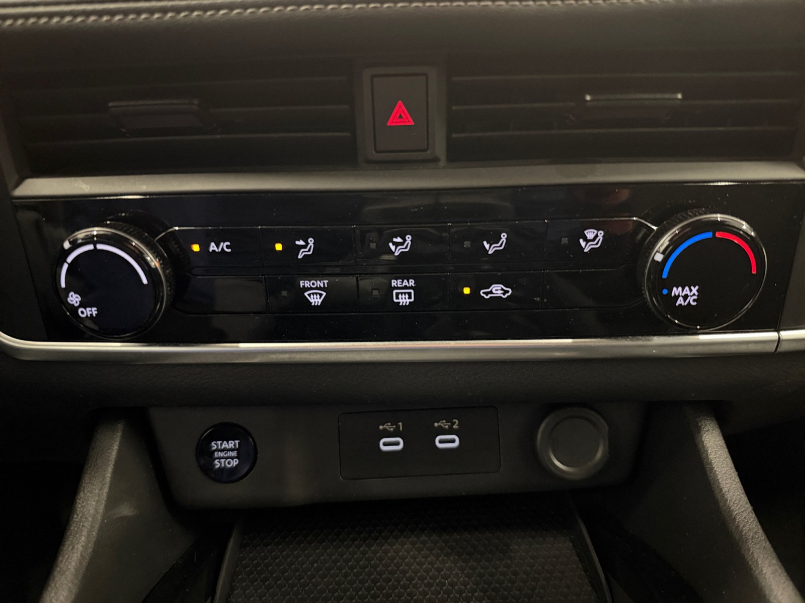 Used 2024 Nissan Rogue S FWD image 18