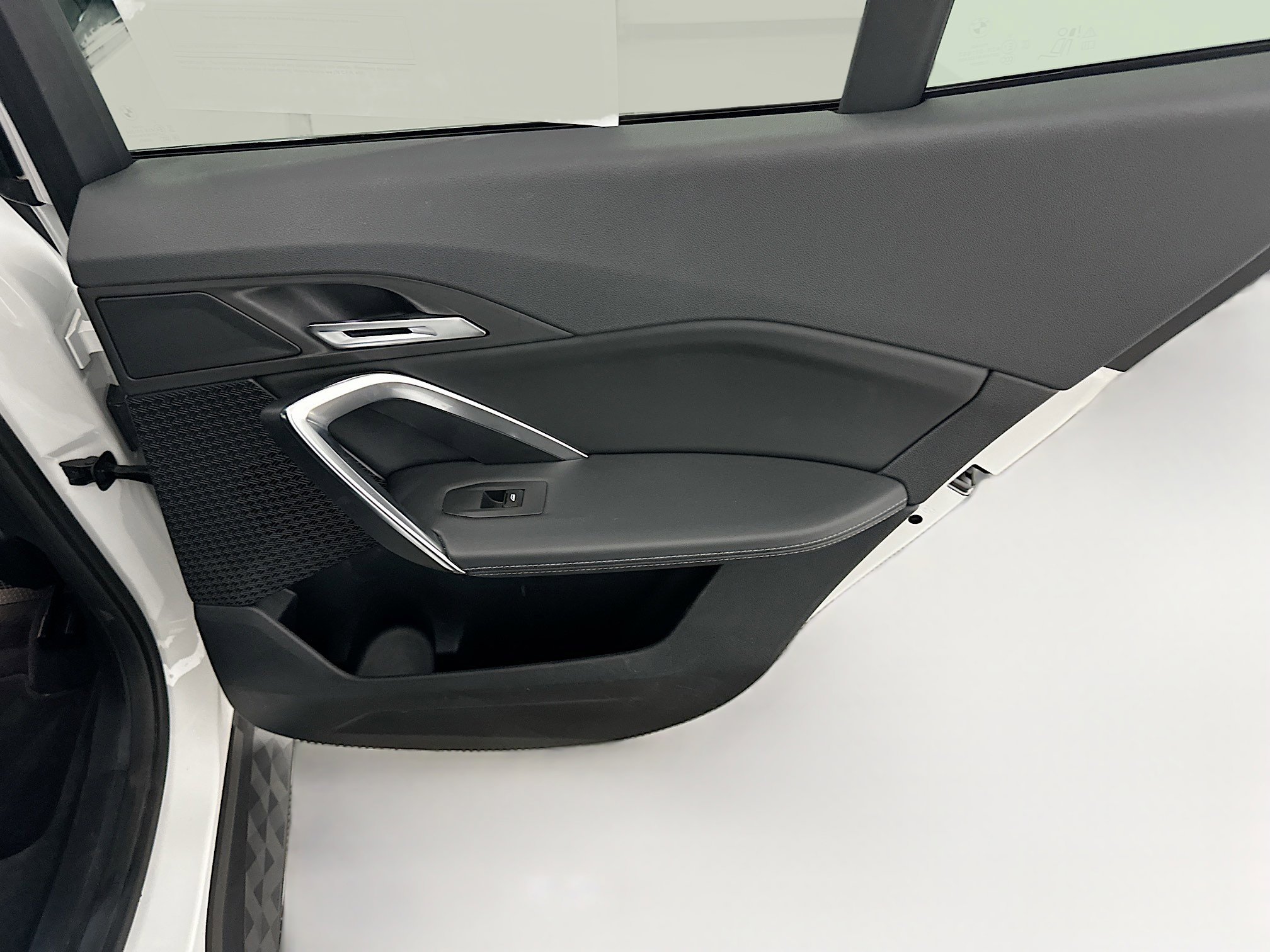 Used 2025 BMW X2 xDrive28i AWD/4WD image 32