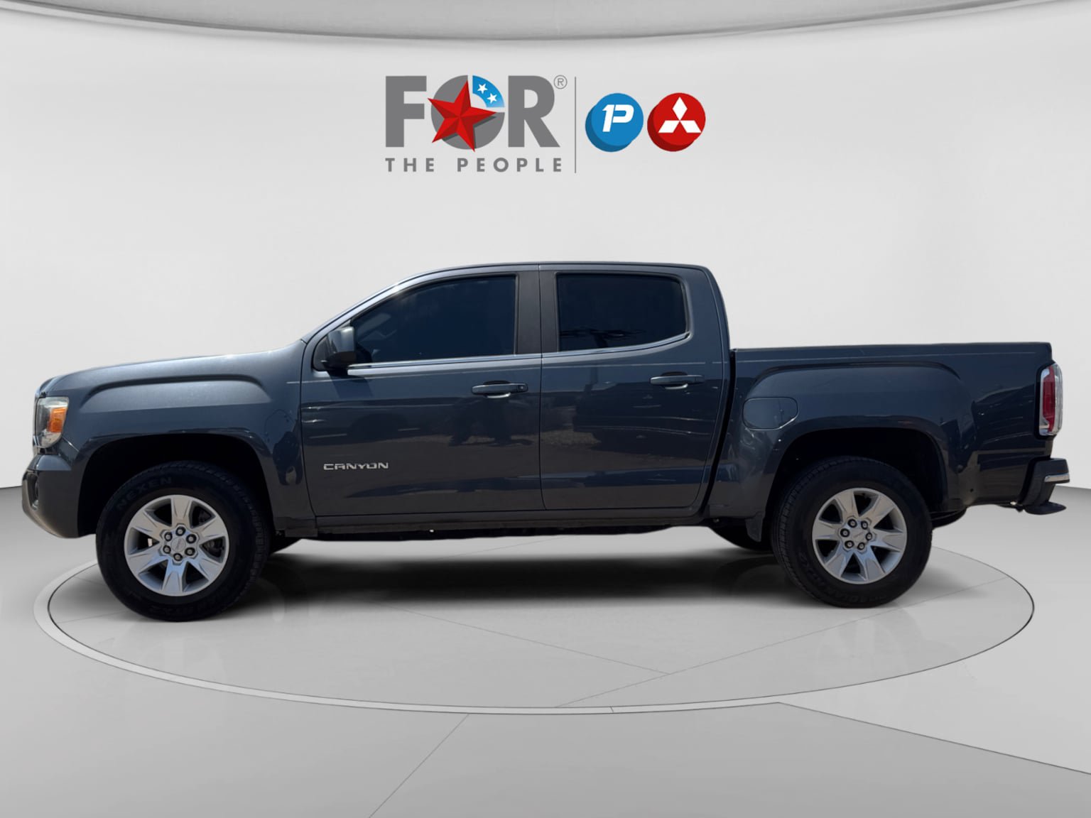 Used 2017 GMC Canyon SLE w/ SLE Convenience Package RWD image 2