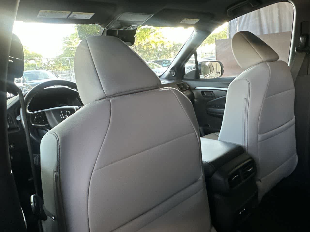 Used 2025 Honda Passport EX-L image 23