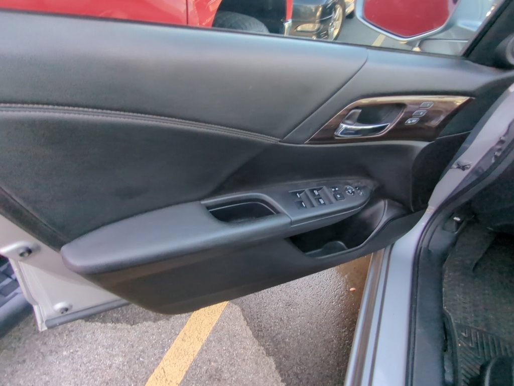 Used 2016 Honda Accord EX-L image 9
