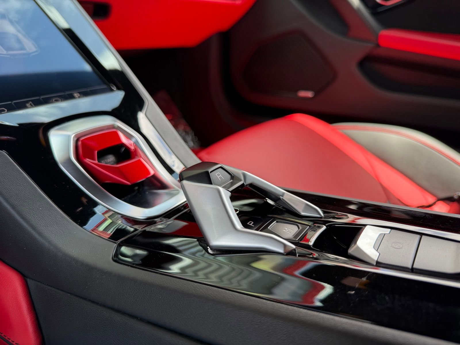 Used 2021 Lamborghini Huracan EVO image 18
